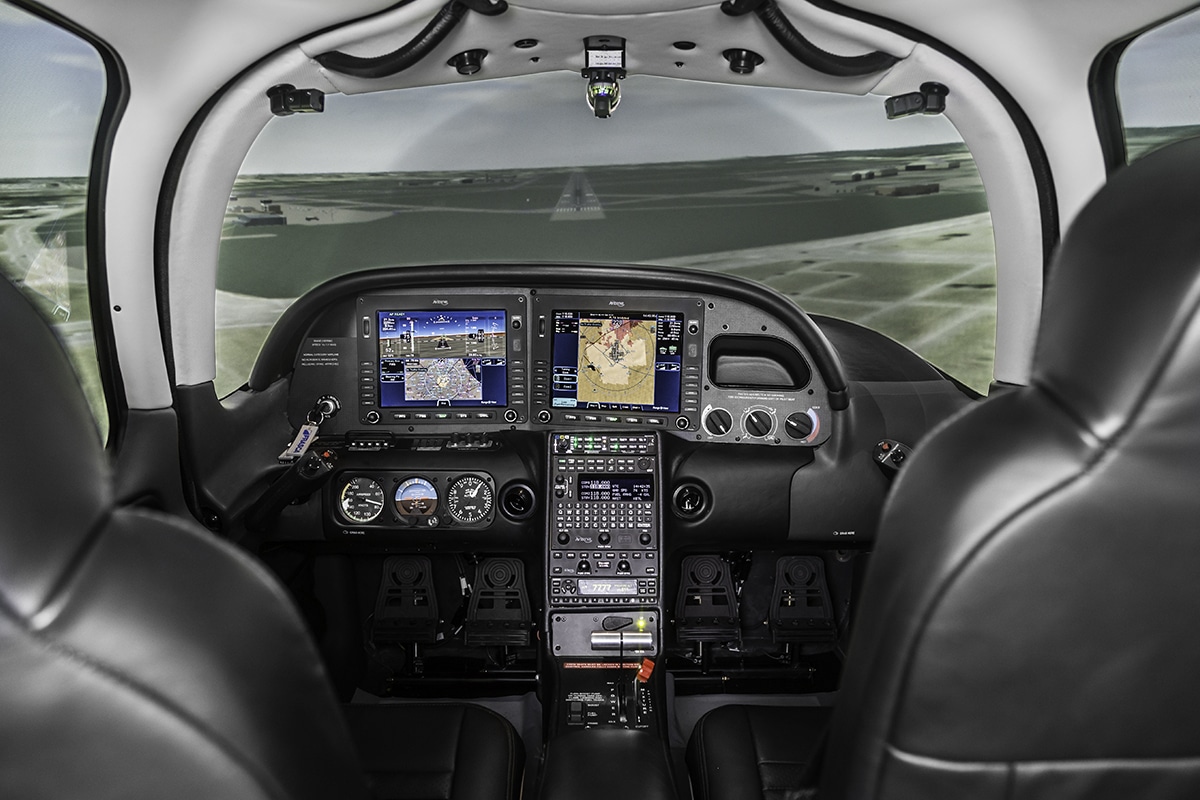 Cirrus SR20 Frasca Flight Simulation