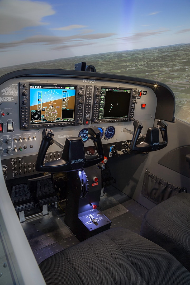 Cessna 172 Flight Simulator Cockpit