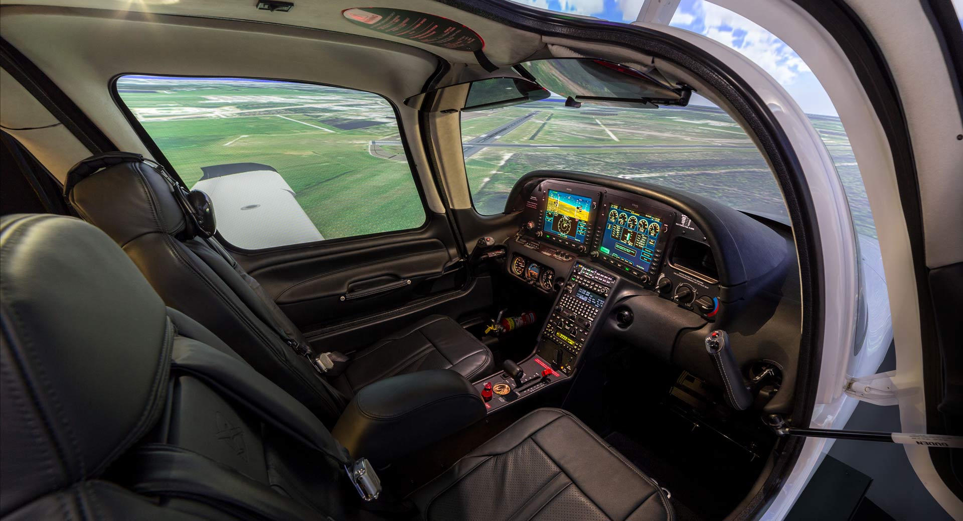 Frasca Cirrus-SR20 Actual cockpit